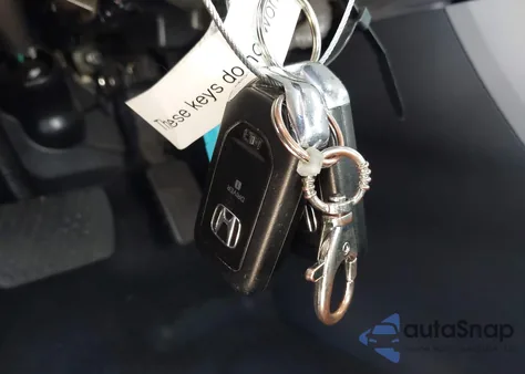 2018 Honda Pilot Touring from USA, damaged, VIN 5FNYF5H99JB021983